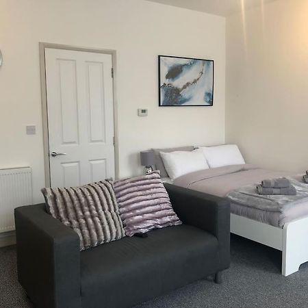 Newly Renovated Modern Studio Apartment ペンザンス エクステリア 写真