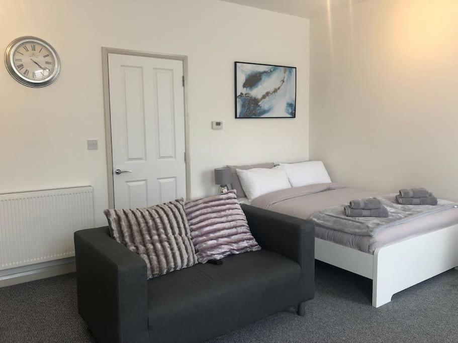Newly Renovated Modern Studio Apartment ペンザンス エクステリア 写真