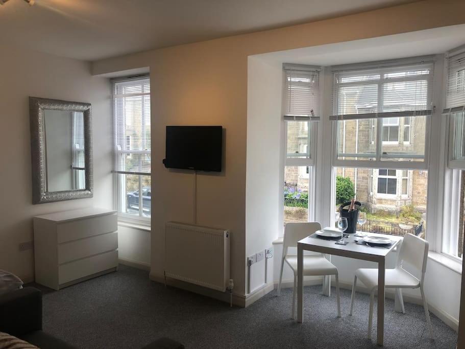 Newly Renovated Modern Studio Apartment ペンザンス エクステリア 写真